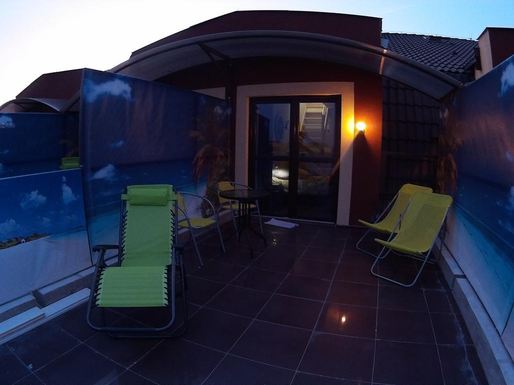 Bed and Breakfast Dolphin House Leba Exterior foto